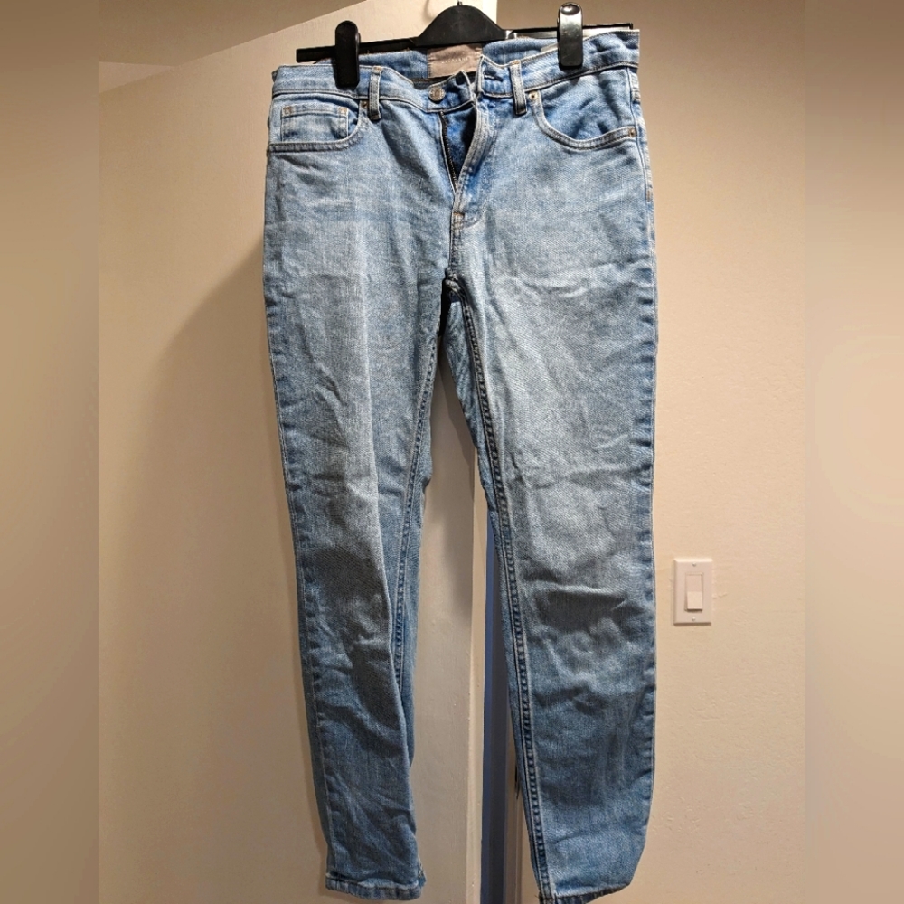 Everlane mid rise straight leg jean, 27 waist, light wash